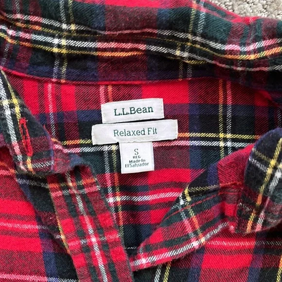 L.L. Bean Relaxed Fit Flannel - Picture 2 of 3